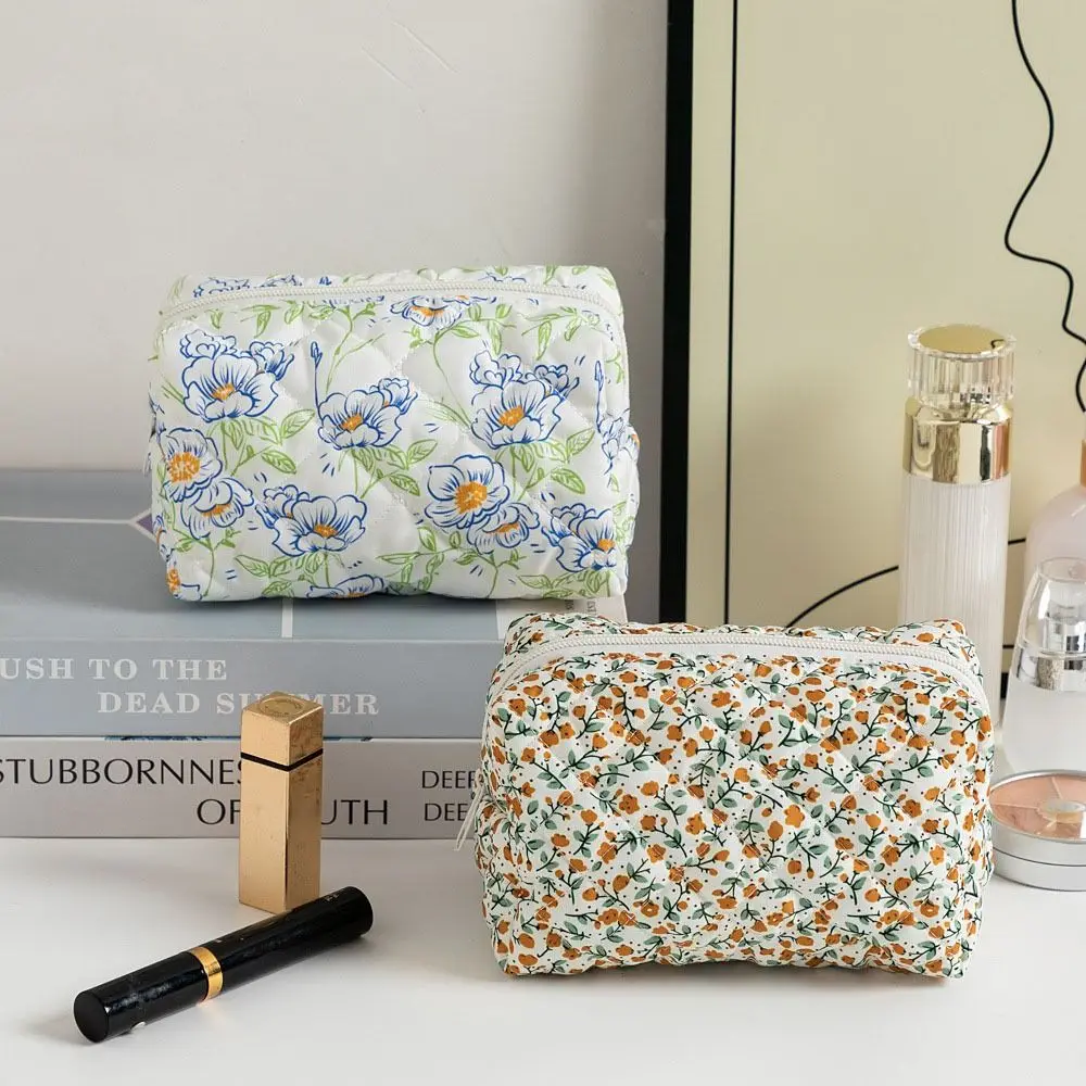 Puffy gesteppte Make-up-Tasche mit Blumenmuster, Blumenmuster, Kosmetiktasche, Reiseveranstalter, Kulturbeutel, Aufbewahrungstasche, Kulturbeutel Image