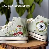 Pilze Bestickte Sneakers, Bestickte Daisy Flower gestickte Turnschuh, kundenspezifische converse High Tops, Pilze bestickte Turnschuhe