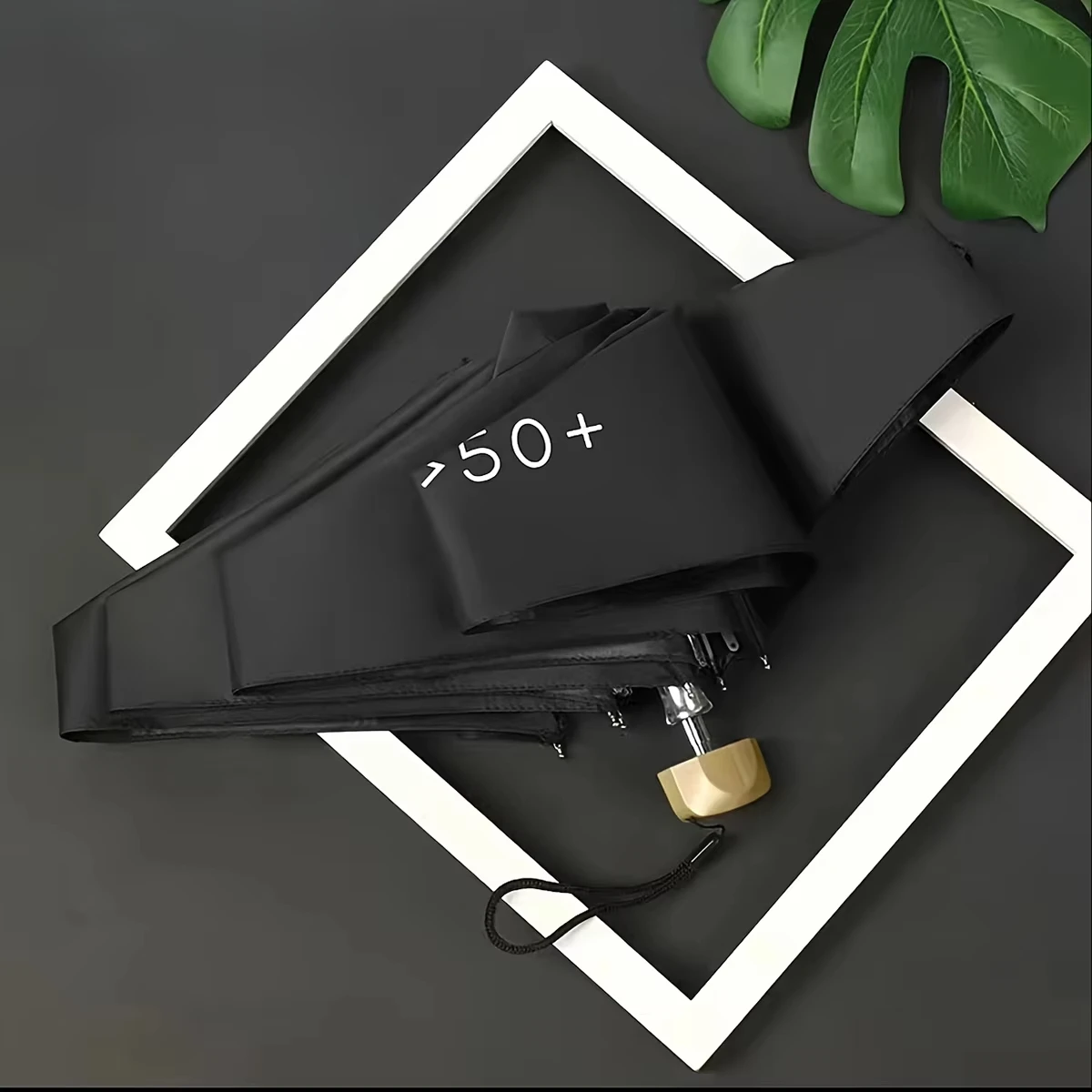 Mini-Kapsel-Regenschirm, vergrößerte Regenschirmoberfläche, universelle Verwendung für sonnigen und regnen, UV-Schutz, tragbarer Taschen-Regenschirm, Regenausrüstung Image