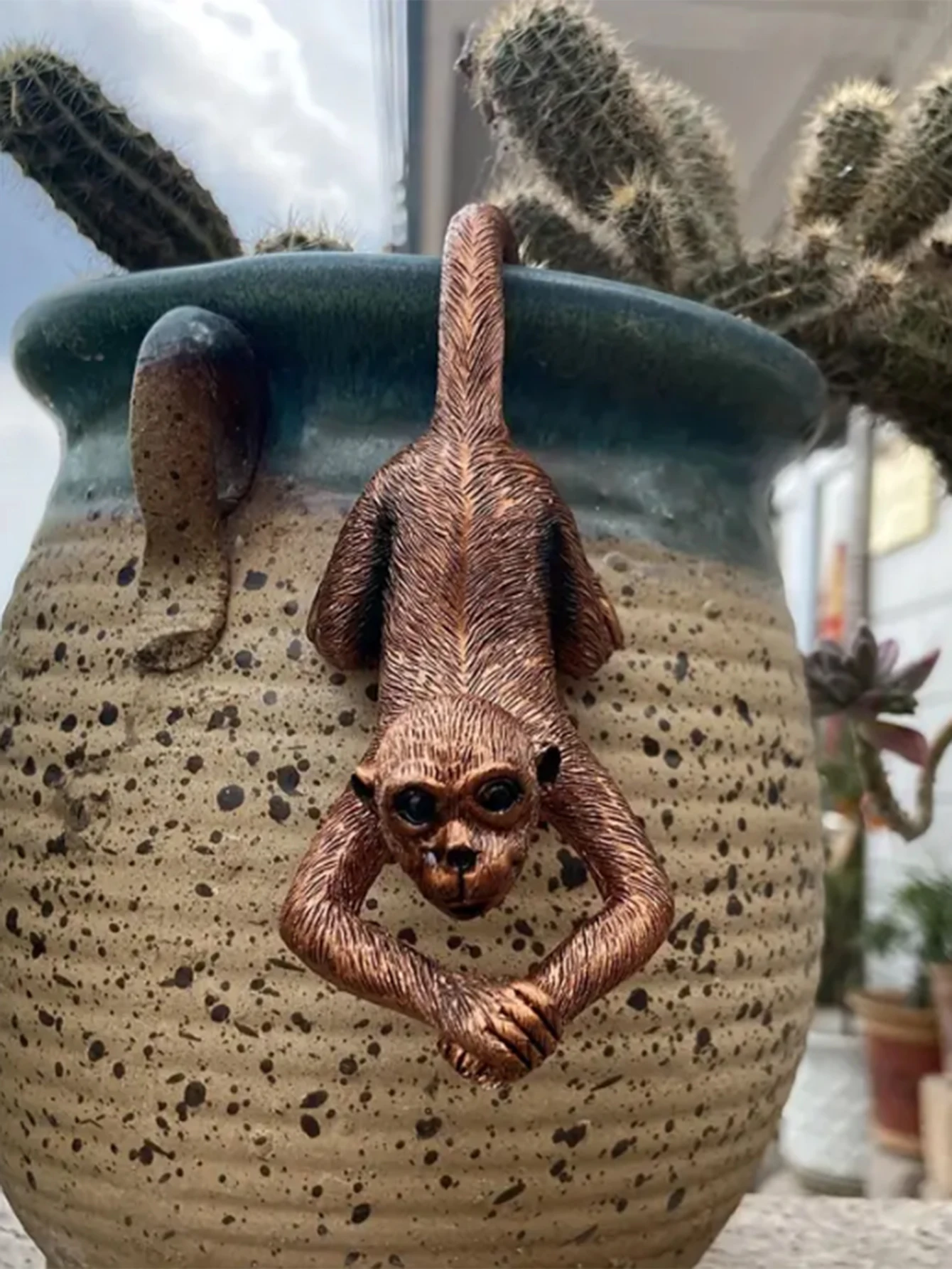 1 Stück: Wunderlicher Affen-Blumentopf aus Kunstharz, kreativer hängender Blumentopf, geeignet für Zuhause, Balkon, Gartendekoration Image