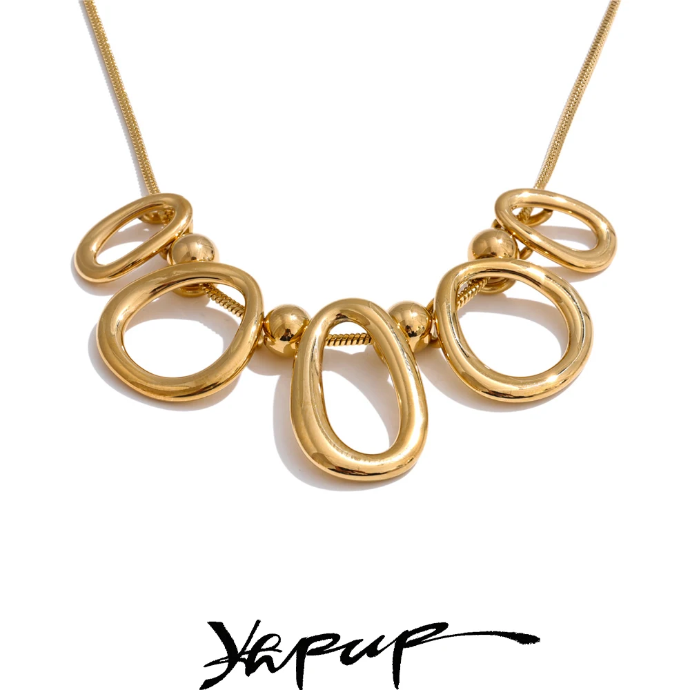 Yhpup Collana con ciondolo ovale cavo personalizzato resistente all'acqua Placcato in oro 18 carati Gioielli creativi alla moda in acciaio inossidabile 2025
