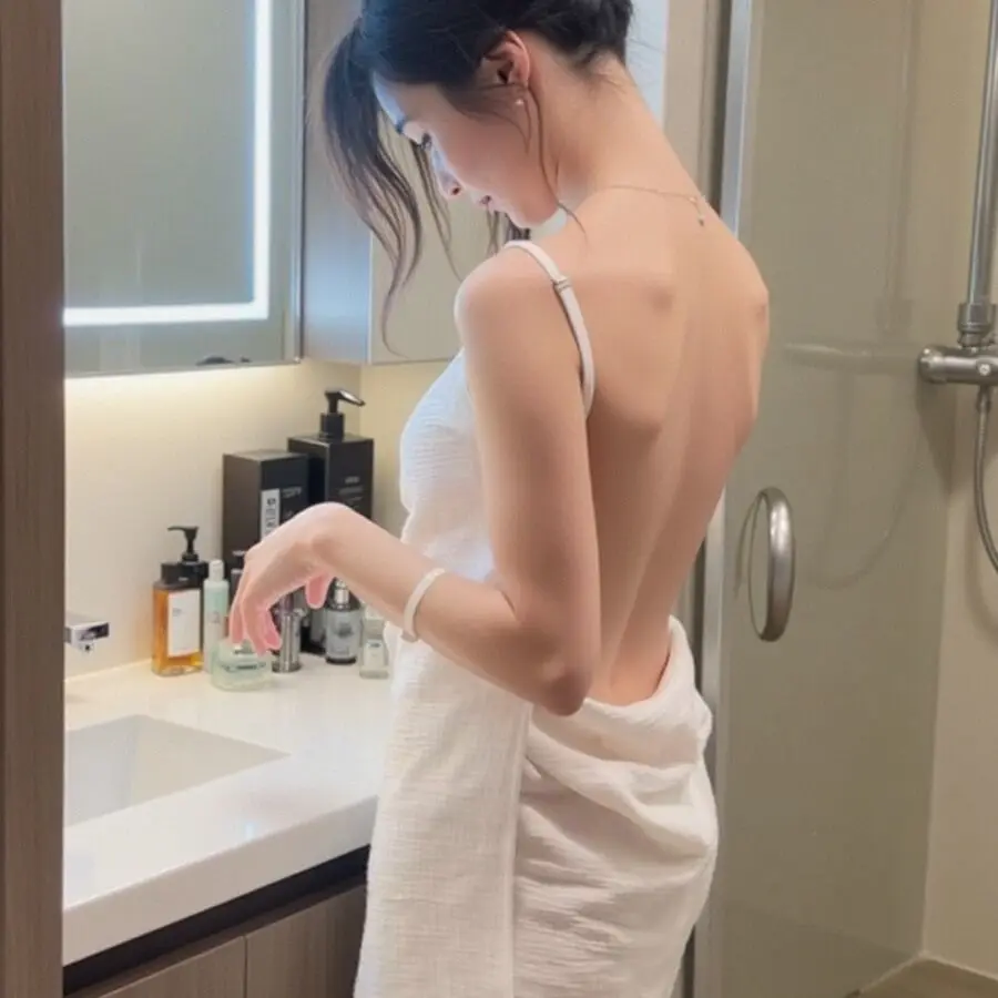 Weiches Bademantelkleid – gemütliche Homewear mit Handtuch-Set, Spa-Lounge-Kleid für Damen und Herren, Entspannungs-Outfit nach der Dusche Image