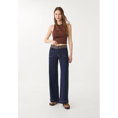 Stradivarius Embroidered minimalist jeans Light blue 14