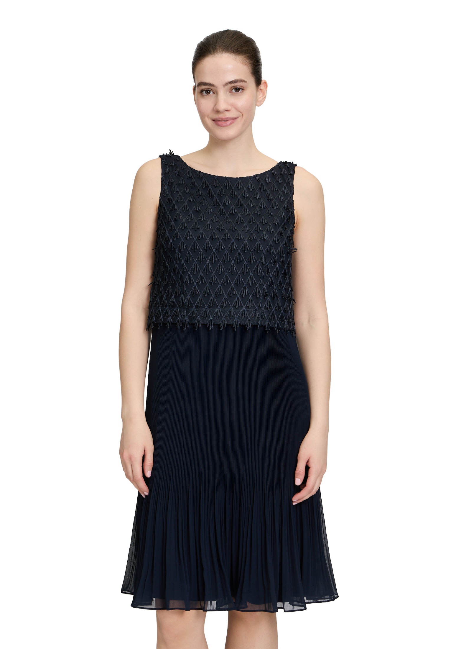 Cocktailkleid VERA MONT "Damen Cocktailkleid mit Plissee", Damen, Gr. 46, Normalgrößen, blau (night sky), Chiffon, Obermaterial: 100% Polyester. Futter: 100% Polyester., festlich, tailliert kurz, Rundhals, Kleider, Fransen Image