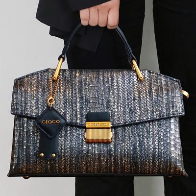 TEMU 2024 Blue Snake Pattern High-end Feel Handbag Fashionable Light Luxury, Elegant Women', Lightweight, Large Capacity, Single Shoulder, Crossbody Bag Image