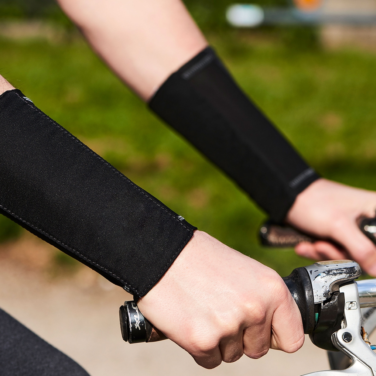 E.COOLINE Power ArmCooler SX3 (1 Paar) Gr. 5 schwarz - sekundenschnelle Aktivierung mit Wasser - stundenlange, trockene Kühlung für heiße Tage Image