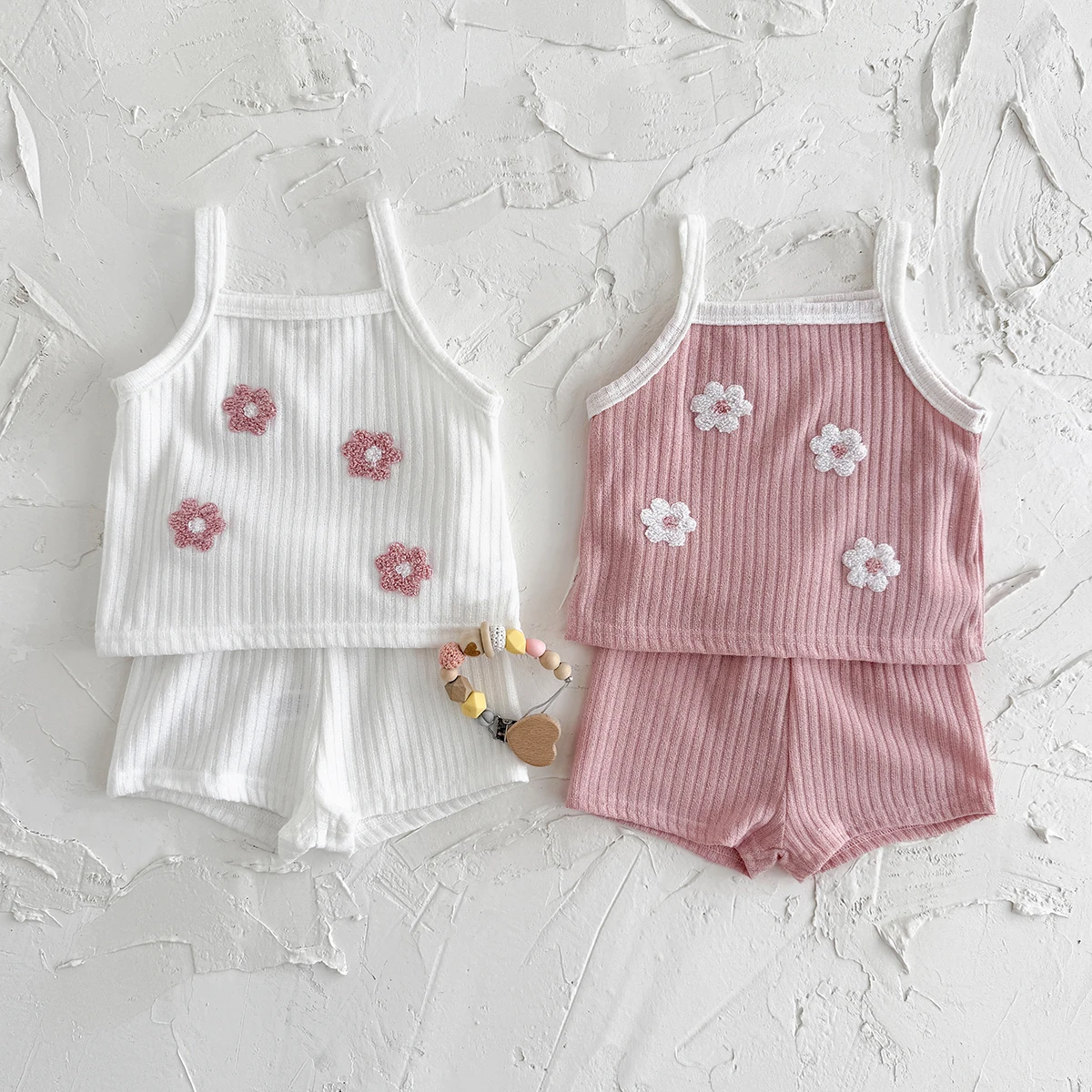 2 Teile/satz Sommer Neue Baby Mädchen Kleidung Casual Neugeborenen Set Rosa Handtuch Stickerei Nette Weste-typ T-shirt + Shorts baby Set Image