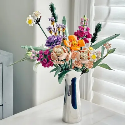Romantischer Blumenstrauß, Bausteine, kreatives Zuhause, Schreibtisch, Pflanzendekoration, Spielzeug Image
