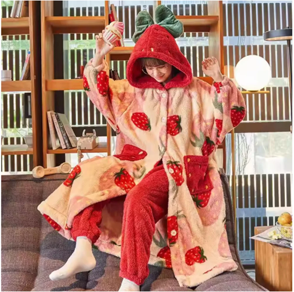 Winter Pyjamas Erdbeere Cartoon Mit Kapuze Lange Robe Jacke Nette Hause Tragen Nachtwäsche Kawaii Flanell Warme Bequeme Bademantel Image