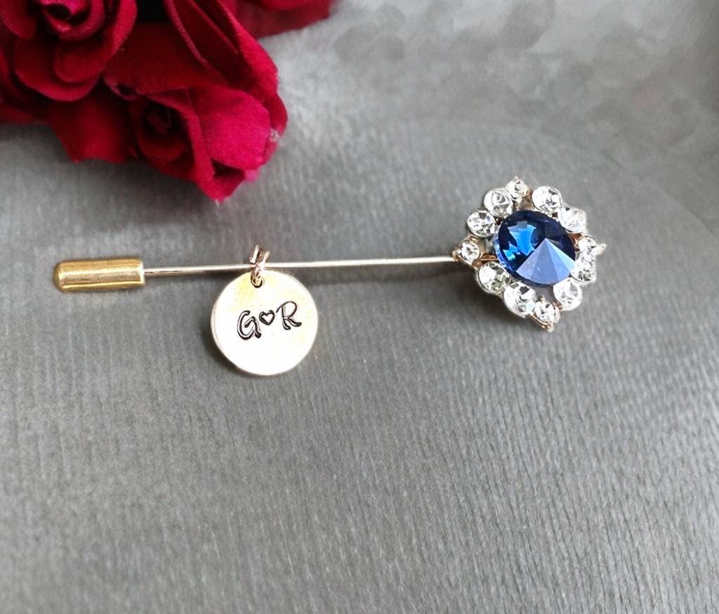 Spilla da sposa incisa, spilla per bouquet da sposa, spilla Something Blue, spilla Something Blue personalizzata per matrimonio, Something Blue per sp