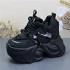 Große, klobige Ins-Schuhe für Damen, 12 cm Aufzug – Metallic-Silber-Spitze, Netz-Papa-Sneaker, 10