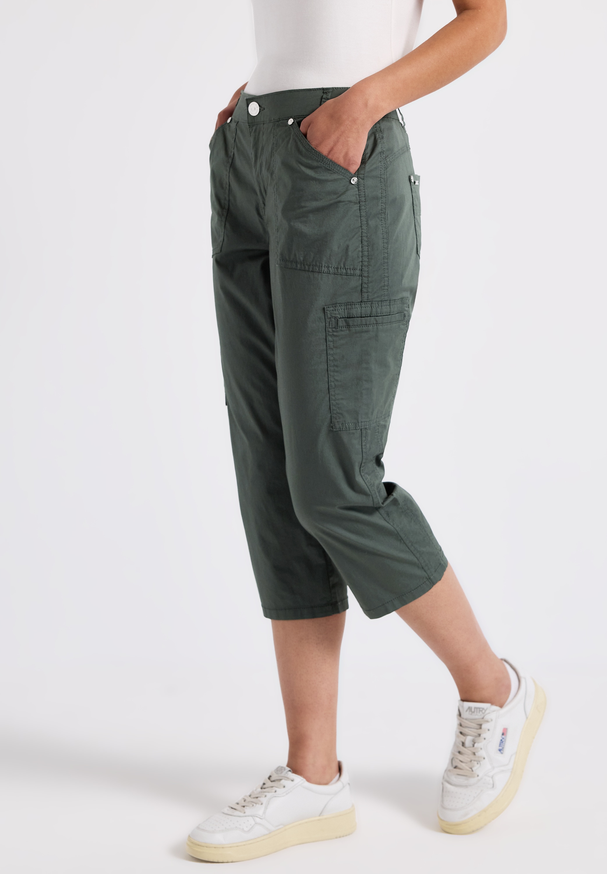 3/4-Hose STREET ONE, Damen, Gr. 34, Länge 22, grün (marshy grün), Web, 98% Baumwolle, 2% Elasthan, unifarben, comfort fit wadenlang, Hosen, mit seitlichen Einschubtaschen