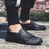 Weiche schwarze Mokassin Samt runde Zehen Herren Lederschuhe flache Slipper männliche Freizeit schuh