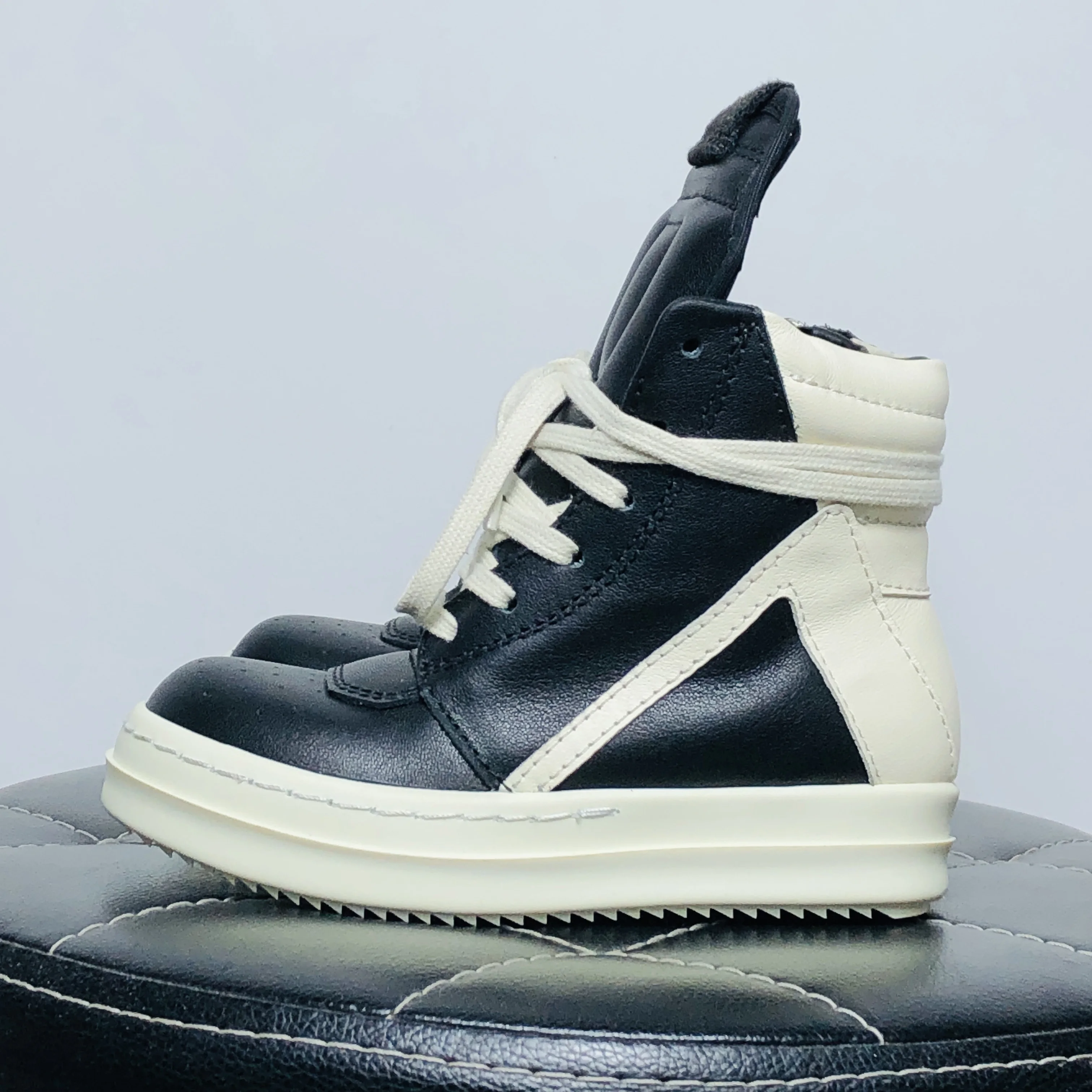 Kinder High Top Turnschuhe Mädchen Jungen Leder Kinderschuhe Luxus Schnürung lässig Frühling Streetwear schwarz weiß Stiefel