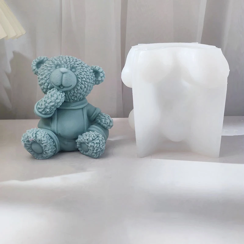 Sitzender Bär aus Kunstpelz; DIY sitzender Bär Silikonform für Duftkerzen Image