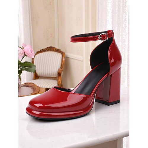 Damenpumps aus rotem Lackleder mit Blockabsatz – elegante Schuhe mit Knöchelriemen im Vintage-Stil der 50er für Partys, die Arbeit und besondere Anlässe Image