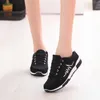 Frau Keil Schuhe neue Mesh Frauen Schuhe Luxus Designer Schnürung rot schwarz Frauen Turnschuhe