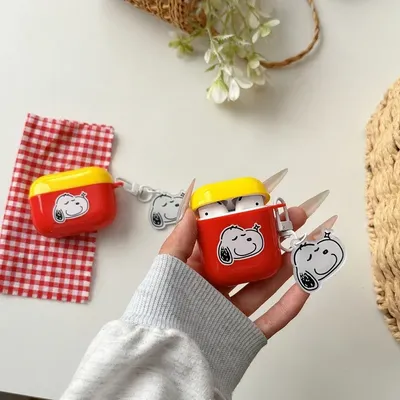 Niedliche Snoopy Charlie Brown Kopfhörerhülle für Airpods 1 2 3 4 Pro 2, kabelloses Bluetooth-Headset, schützende weiche Abdeckung mit Anhänger Image