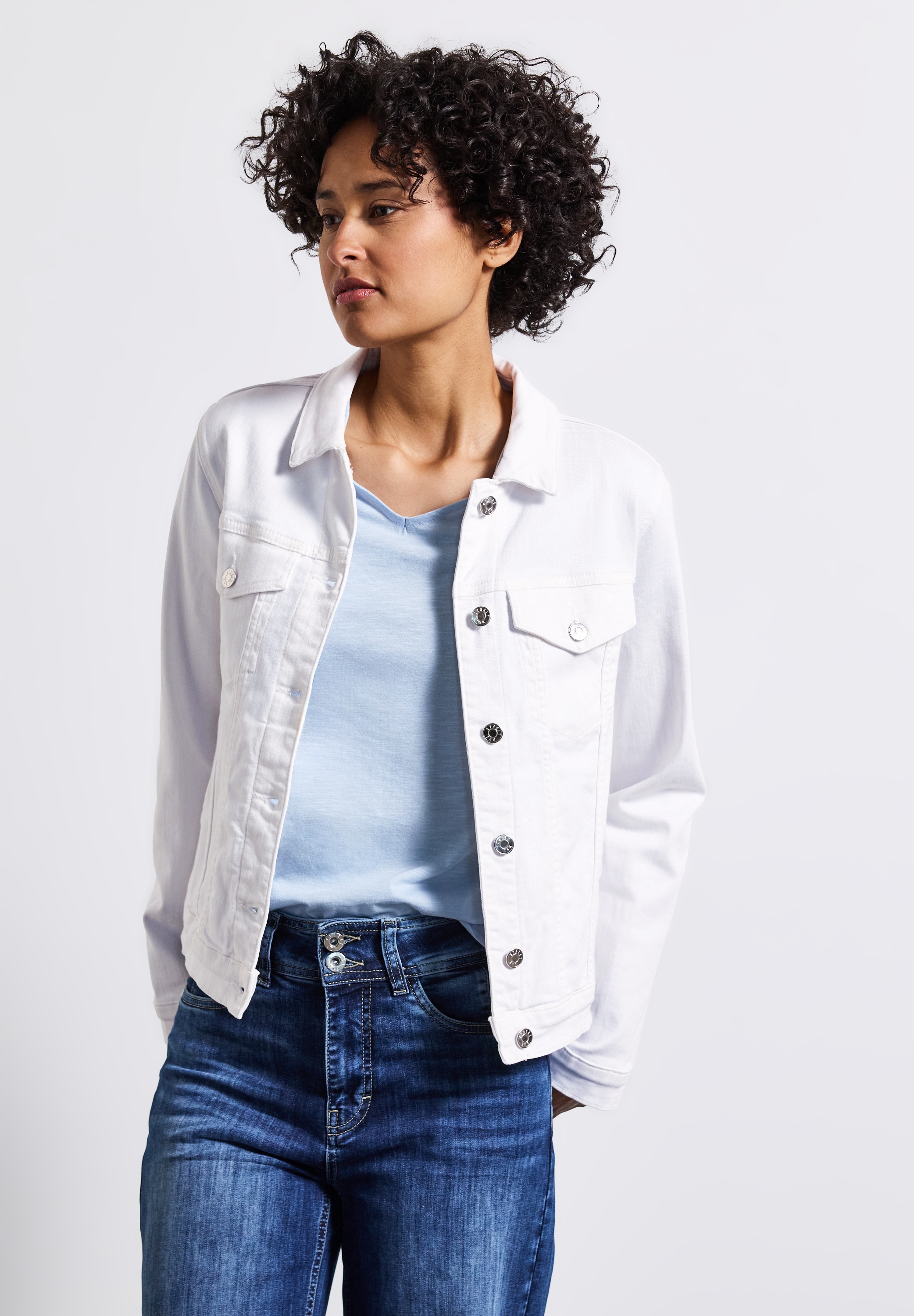 Jeansjacke STREET ONE, Damen, Gr. 36, weiß (weiß washed), Jeans, 92% Baumwolle, 6% Polyester, 2% Lyocell, unifarben, normal lang, V-Ausschnitt, abgesteppt, Jacken Jeansjacke, aus softem Materialmix