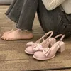 Sommersandalen mit Schnallen und Blockabsatz für Damen 2025, bietet Großhandel, günstige Liquidation, Luxus-Schuhe, Verkauf, Korea Daily Damenschuhe
