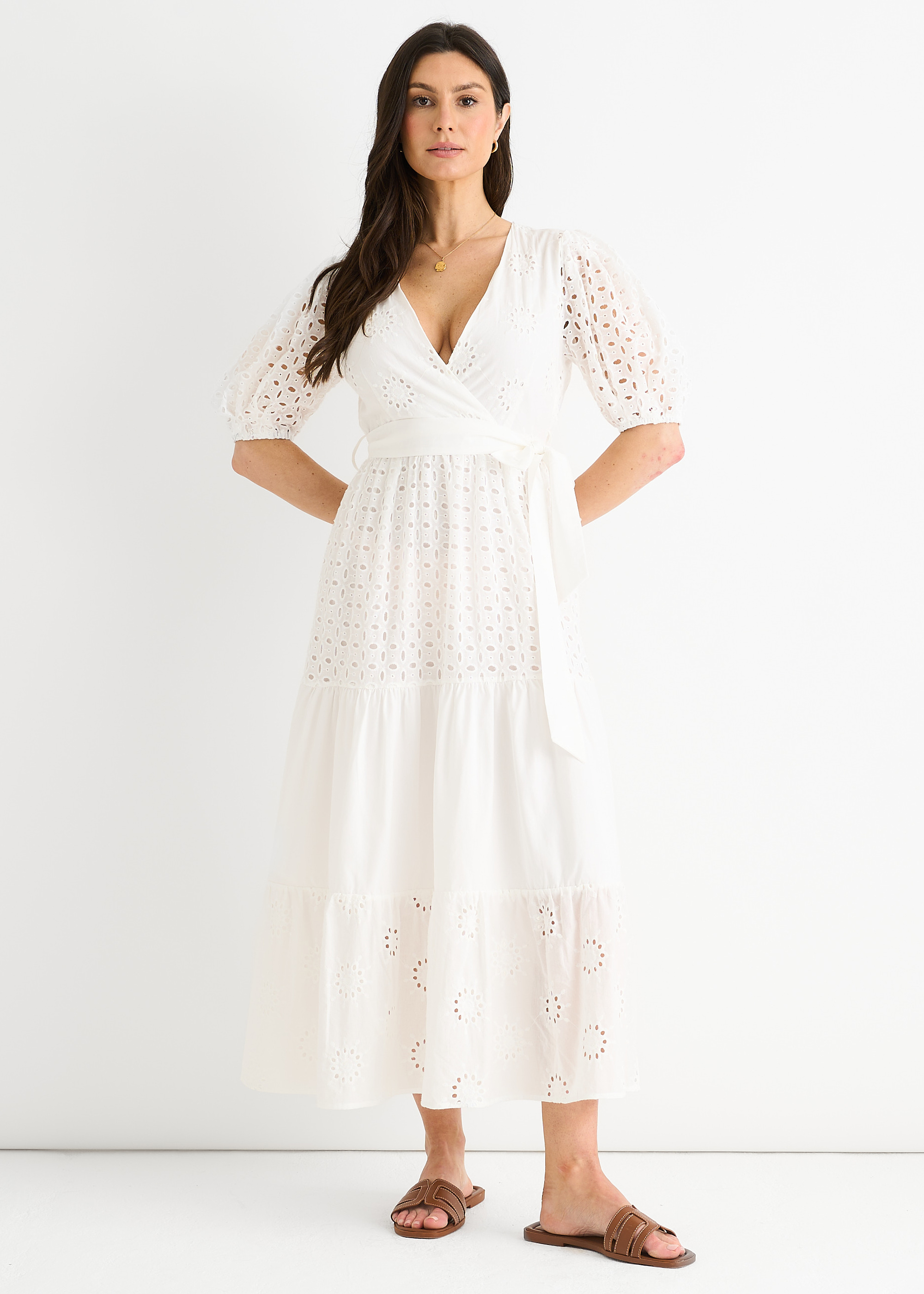 Weißes Broderie-Baumwollgürtel-Midikleid in Wickeloptik Image