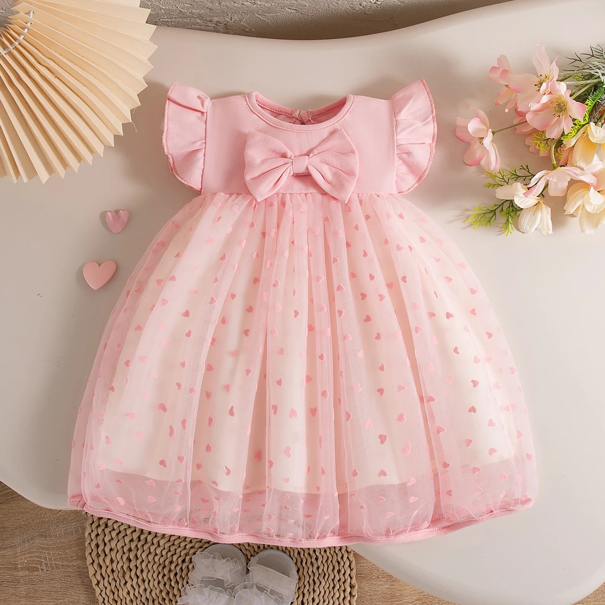 Baby Mädchen Kleider Sommer Neue Fliegende Ärmel Liebe Gestickte Mesh Mädchen Kleid Süße Schleife Rundhals Baby Kleidung Image