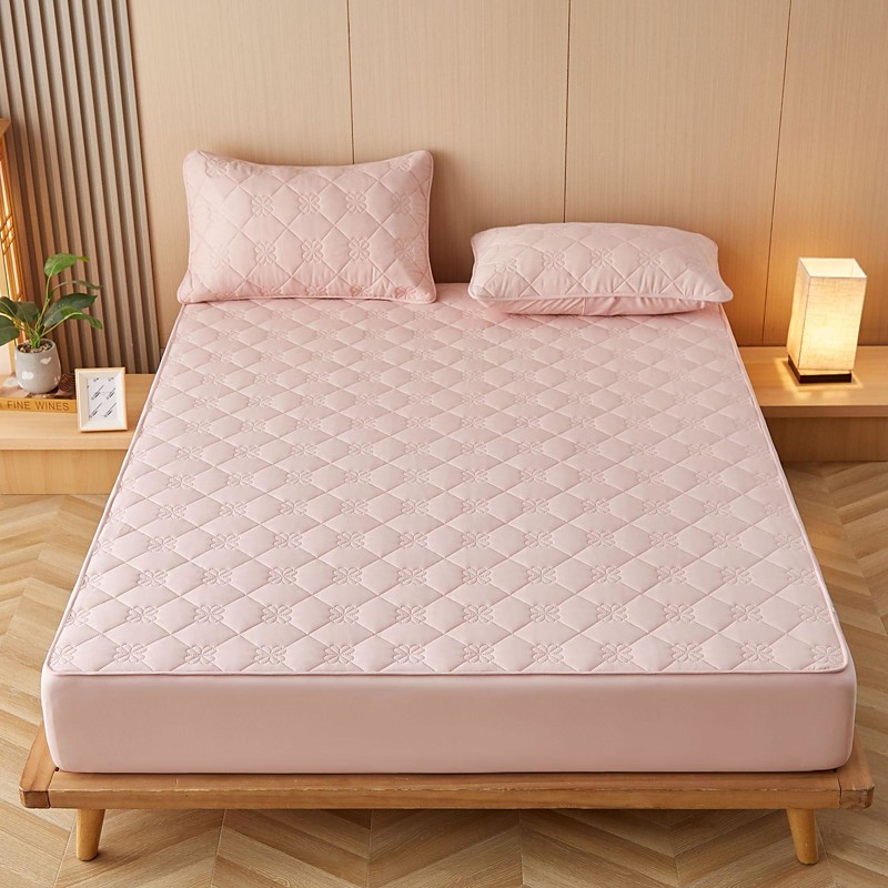 Queen Full King Protective Bed Cover Waterproof Mattress Protector Quilted Fitted Mattress Pad Bed Protector Mattress Cover with Elastic Band Thickened Urine-Proof