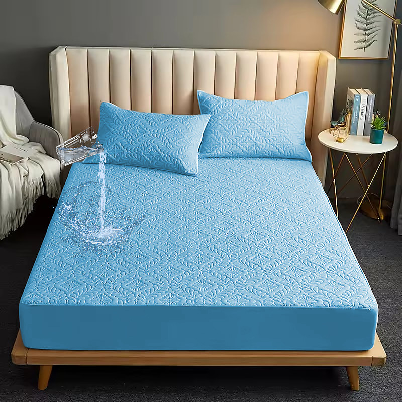 Queen Full King Protective Bed Cover Waterproof Bed Protector Protective Mattress Cover Protector Pad with Straps Breathable Soft Dirt-Proof Bed Mattress Cover Skin Friendly Mattress Topper Washable
