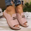 Neue Große Größe Sommer Keilabsatz Dicken Sohlen Hausschuhe Metall Dekoration Römischen Sandalen Modische Frauen Schuhe Hausschuhe für Frauen