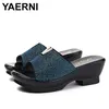 YAERNI Diamant strass echtes leder sommer schuhe mode mutter im freien sandalen frauen große größe 40-42 Coole hausschuhe