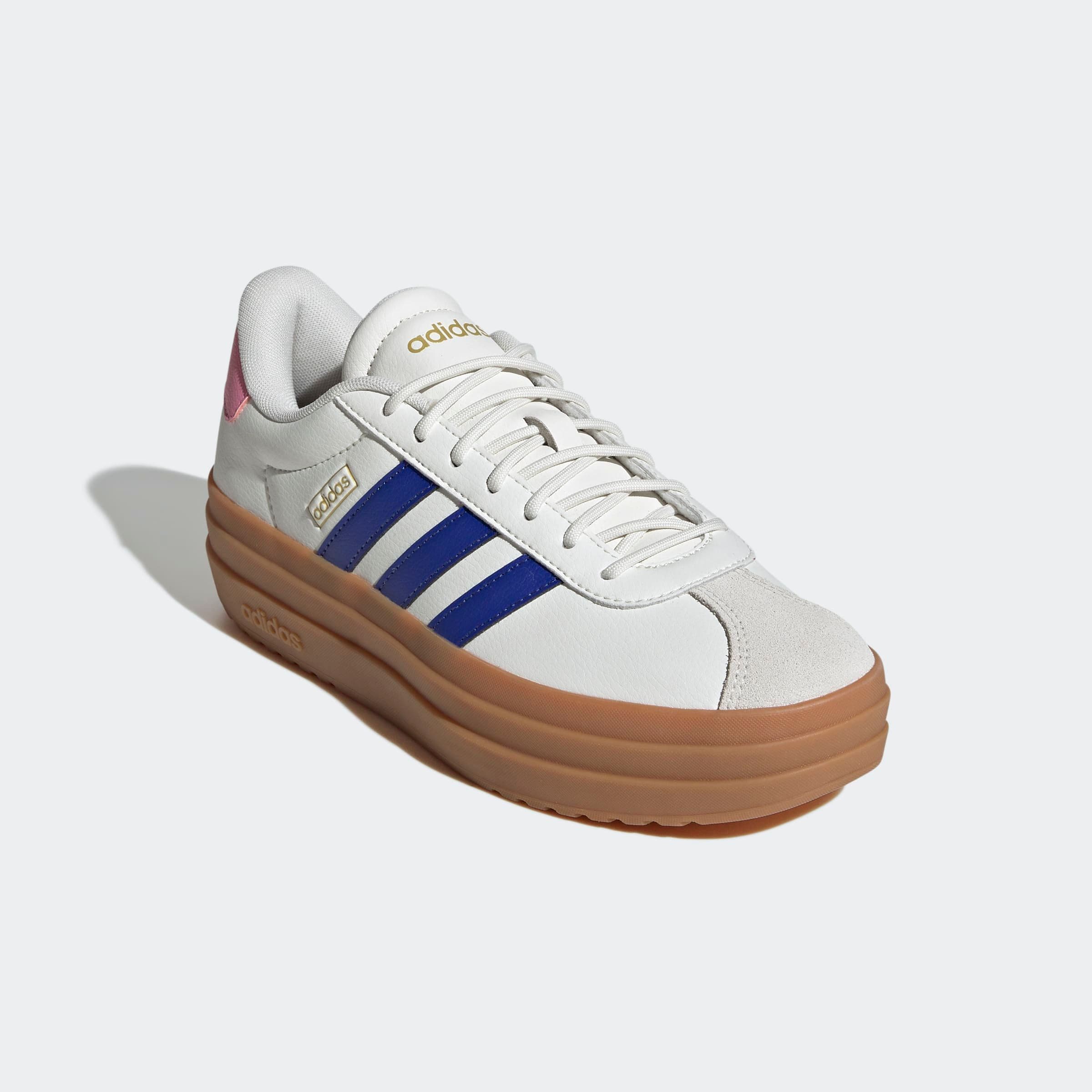 Plateausneaker ADIDAS SPORTSWEAR "VL COURT BOLD", Damen, Gr. 40,5, weiß (core weiß, semi lucid blau, bliss pink), Leder, Synthetik, Schuhe Plateausneaker, Design auf den Spuren des adidas Gazelle Bold