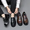Herren Leder Freizeitschuhe Dickbesohlte Loafer Frühling Herbst Neuer Stil Einfache Schwarze Herren Business Arbeitsschuhe Große Größe: 38-48
