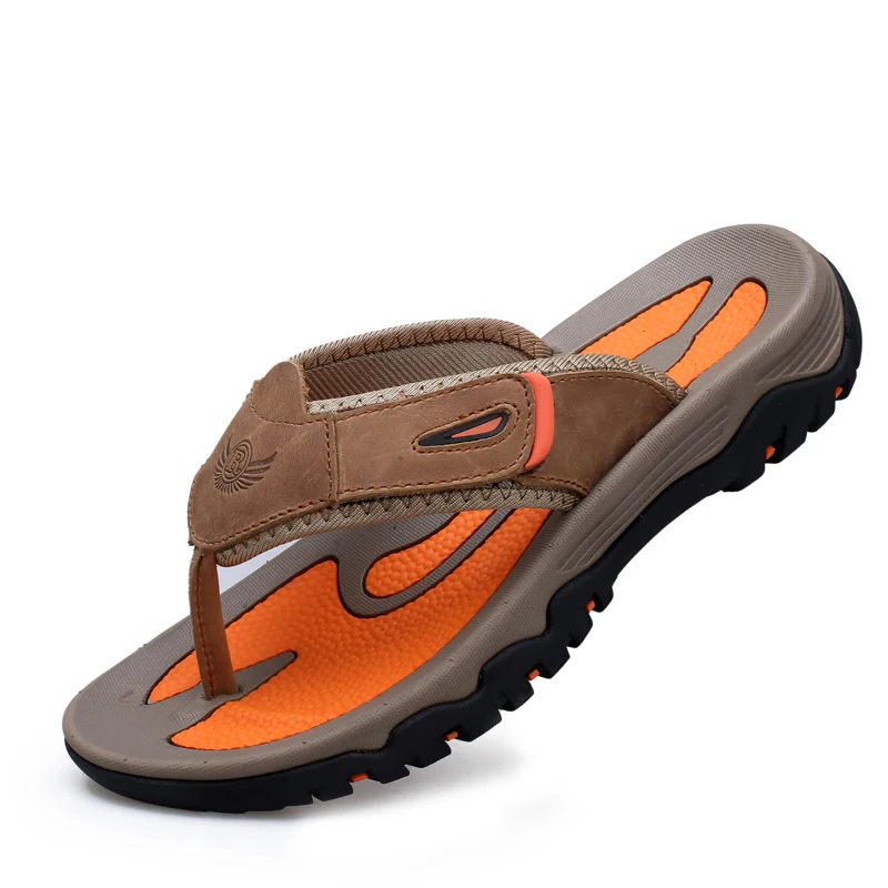Pantofole da uomo nuove estive Sandali da uomo di lusso traspiranti Classici da spiaggia Pantofole da uomo in vera pelle Infradito da uomo all'aperto