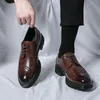 Retro klassische formelle Schuhe Herrenschuhe Schwarz Braun Dicke Sohle Casual Business Block