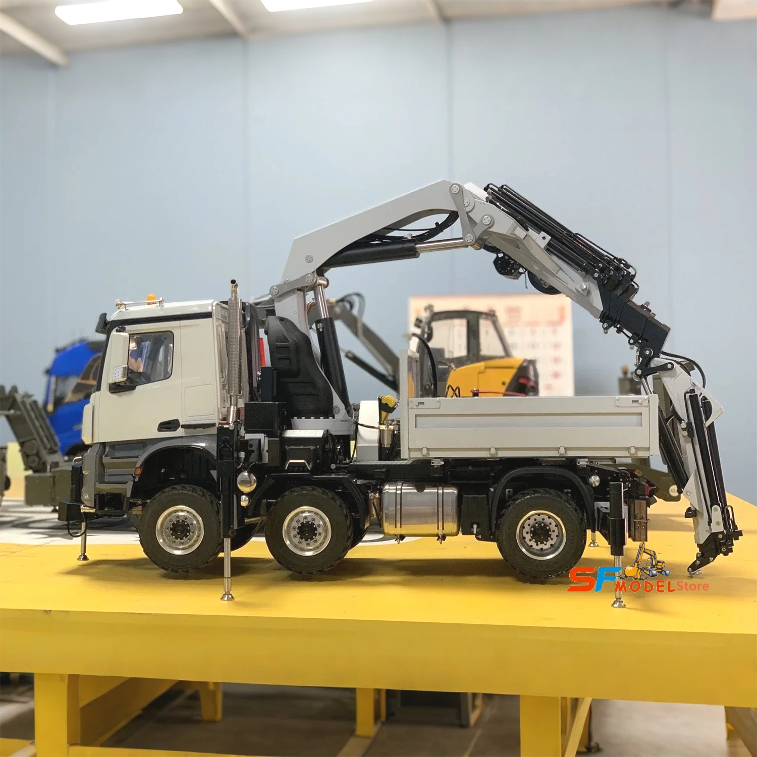 RC-Kran-LKW, 1/14 6 x 6 RC-Hydraulikkran, Metallmodell, AROCS 4151, LKW-Kran, technische Maschinen, Modell, ferngesteuertes Auto, Spielzeug Image