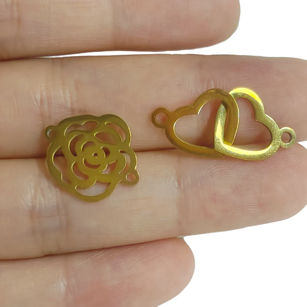 5 Stück goldfarbener Edelstahl, herzförmiger Rosenverbinder, DIY-Halskette und Armband, Amulett, Schmuck, abgedrehte Verschlüsse im Großhandel Image