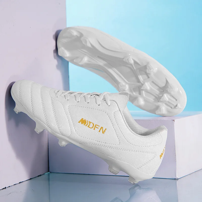 Nouveaux hommes bottes de Football hommes chaussures de Football adultes société crampons de Football ultraléger formation Football baskets en plein air Lagre taille 47