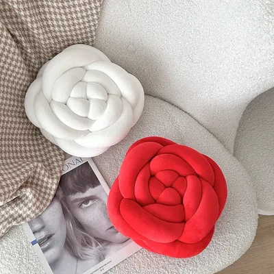 Flauschiges geflochtenes Kissen für Sofa und Fenstersitz, Nordic Ins Rosenmuster-Rückenlehnenkissen mit Plüschbezug im nordischen Ins-Stil Image