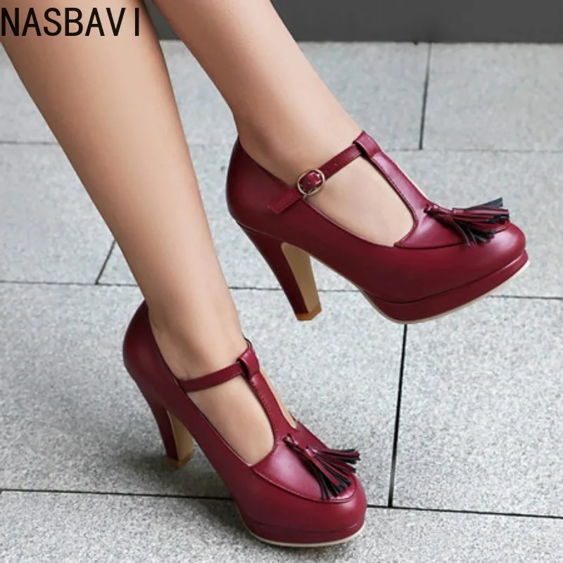 NASBAVI Mode Weibliche Pumpen Runde Kappe Chunky Heels 9 cm Plattform 1,5 cm Schnalle T-Riemen Quasten Plus Größe 46 47 48 Sexy Schuhe