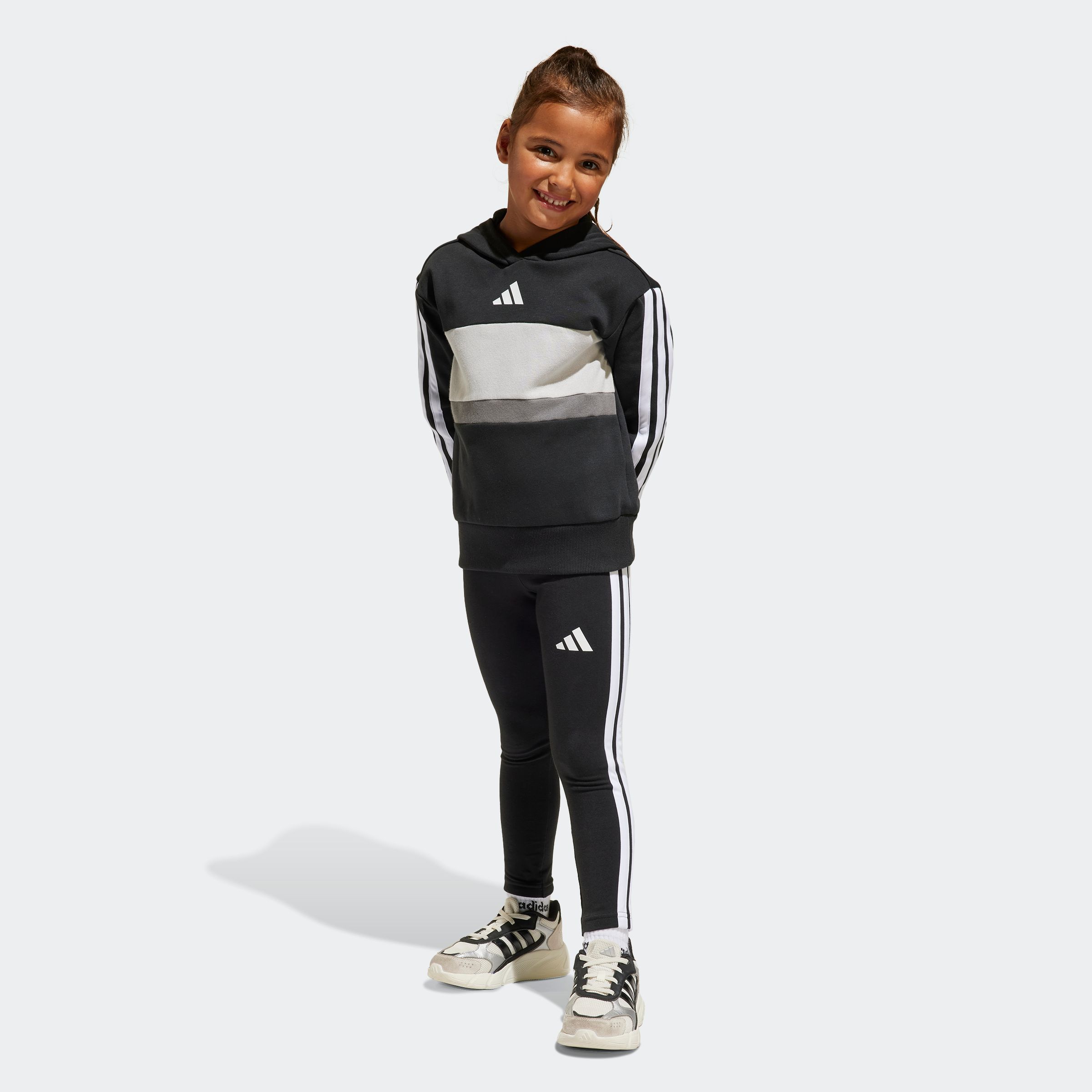 Trainingsanzug ADIDAS SPORTSWEAR "LG 3S TIB FL ST", Kinder, Gr. 128, schwarz-weiß (schwarz, weiß, grau two), Obermaterial: 70% Baumwolle, 30% Polyester. Obermaterial Hose: 93% Baumwolle, 7% Elasthan, Sportanzüge Image