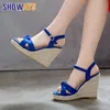 Plus Größe Gladiator Frauen Plattform Sandalen Flock Rot Schwarz Hohe Starke Ferse Casual Party Club Dame Sommer Ankle Strap Keil Schuhe