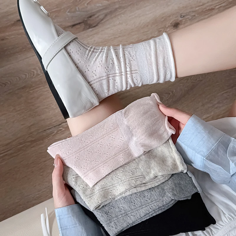 Frau Socken Neue Einfache Stil Einfarbig Aushöhlen Lose Socken Weibliche Atmungsaktive Casual Klassische Lange Süße Dünne Socken Komfort Image
