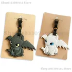 Anime Kawaii Etichetta per bagagli senza denti Luce Night Fury Valigia ID Addres Holder Bagagli Etichetta d'imbarco Accessori Regalo per bambini per adulti