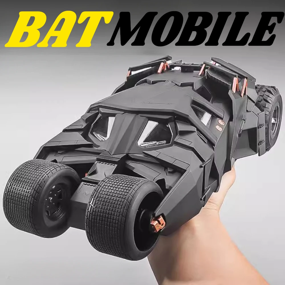 1:18 Große Größe The Dark Knight Trilogy Batmobil Sportwagen Modell Spielzeug Sound Licht Spray Stoßdämpfung Modelle Ornamente Geschenke