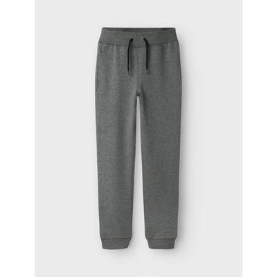 Sweathose NAME IT "NKMSWEAT PANT BRU NOOS", Jungen, Gr. 110, N-Gr, grau (dunkelgrau melange), Sweatware, Obermaterial: 80% Baumwolle, 20% Polyester, unifarben, casual, regular fit, Hosen Image