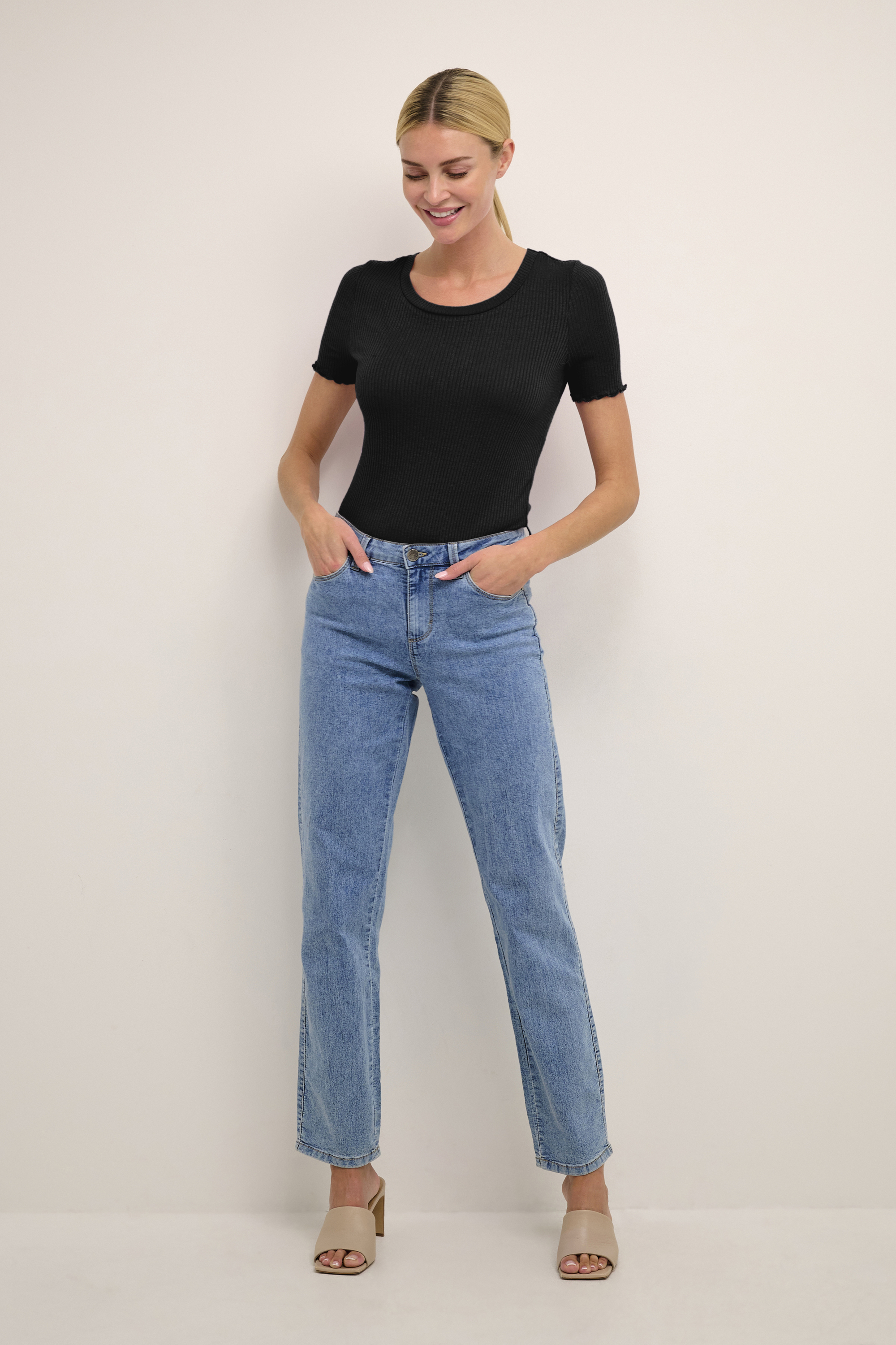 T-shirt Slim fit black Image