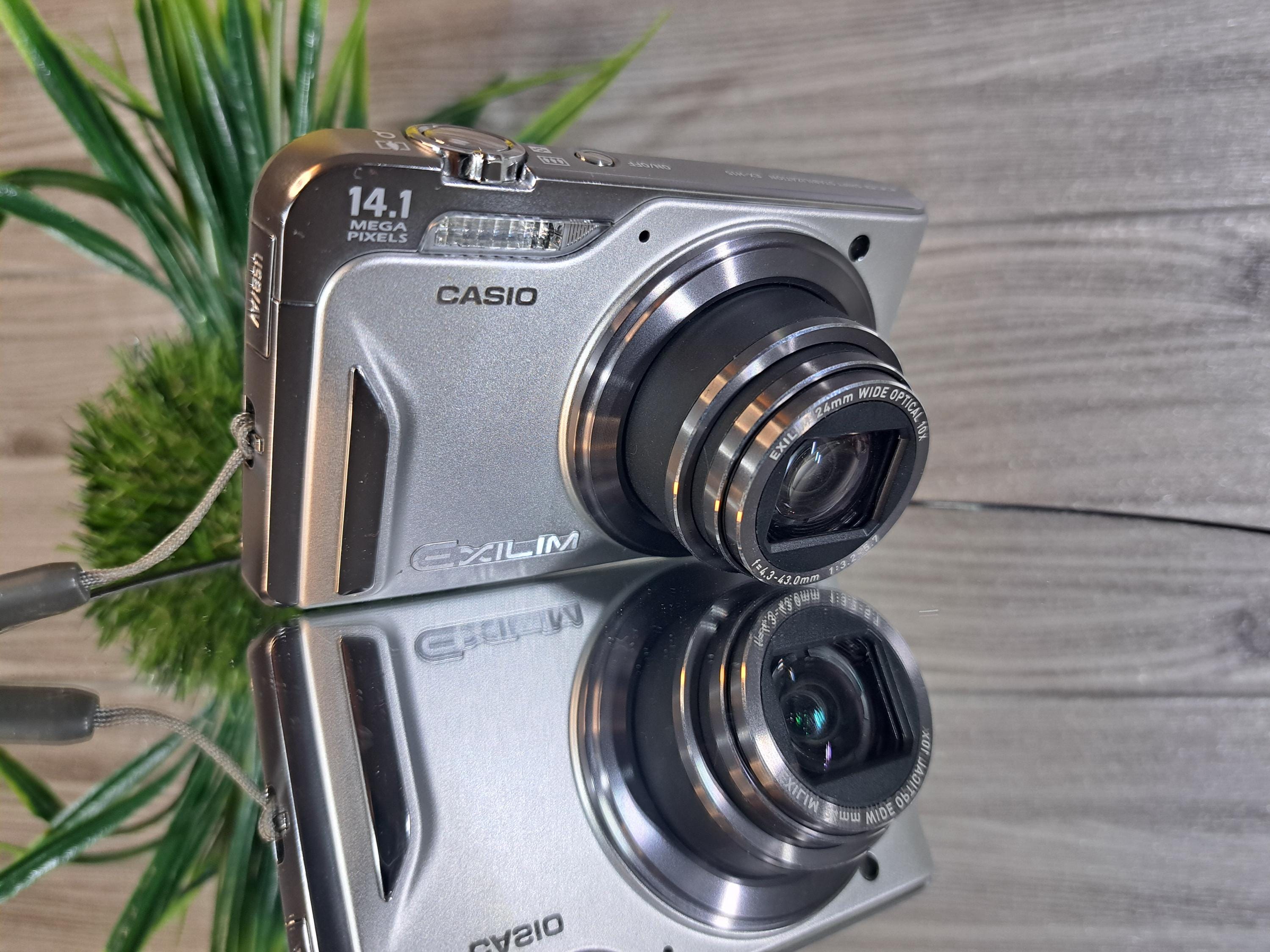 Casio Exilim EX-H15 Digitalkamera: 10x optischer Zoom, 14,1MP, silbern