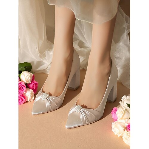 Elfenbeinfarbene Satin-Hochzeitspumps mit Blockabsatz für Damen, spitze, mit Perlen verzierte formelle Brautschuhe für elegante Zeremonien Image