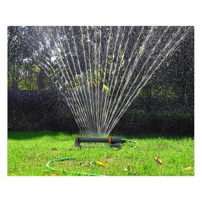Sprinkler Viereckregner, Automatische Bewässerung von Rasen und großen Flächen. Jet-Amplitude Image
