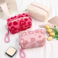 Simpatiche borse per cosmetici a forma di cuore in peluche per donna, organizer da viaggio di grande capacità con cordino, nuovo colore rosa rosso